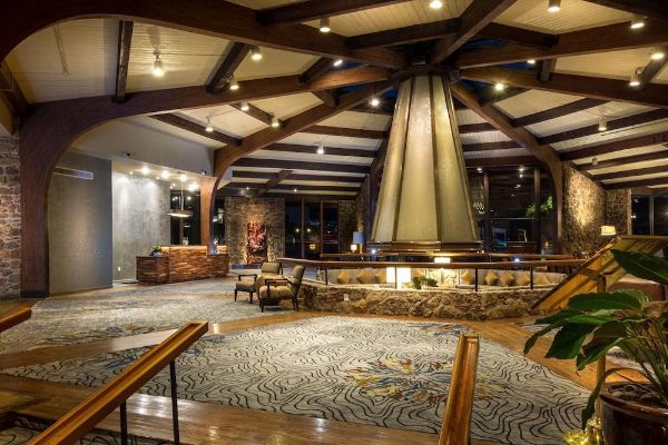Marina & Spa Lodge Of Four Seasons Golf Resort (Village of Four Seasons)